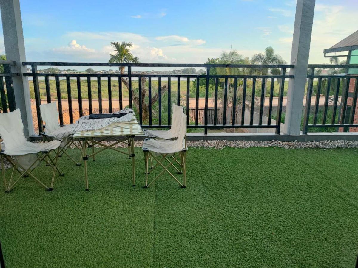 Jenny Airport Lounge Bed and Breakfast Vientiane Eksteriør billede