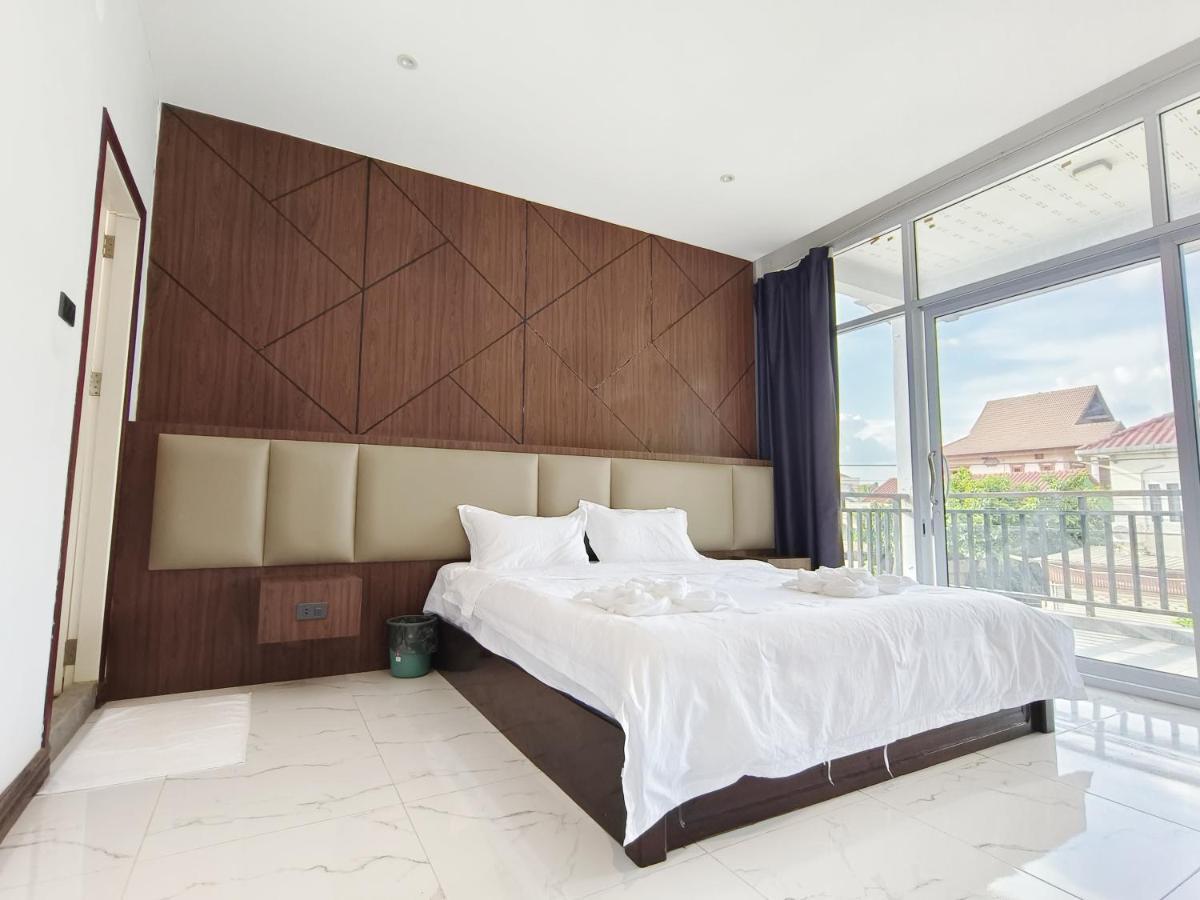 Jenny Airport Lounge Bed and Breakfast Vientiane Eksteriør billede